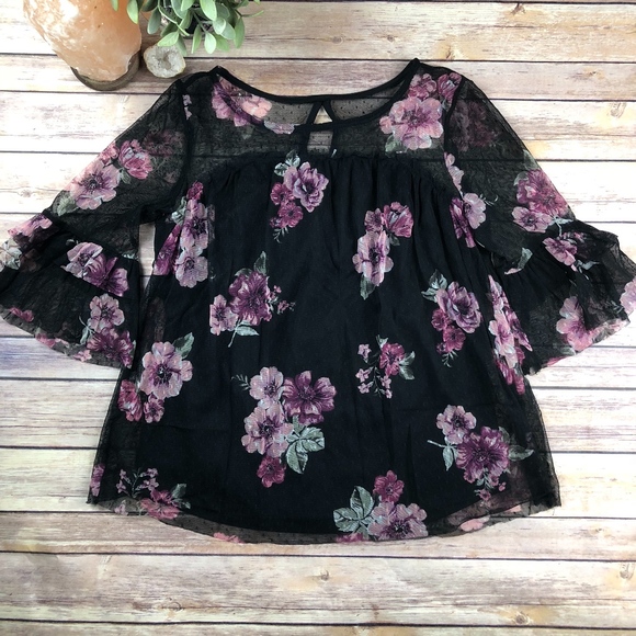 Boho Floral Top Size S Black Bell Sleeve - Picture 1 of 8